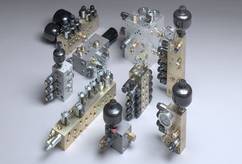 Steuerblöcke und Gehöuse